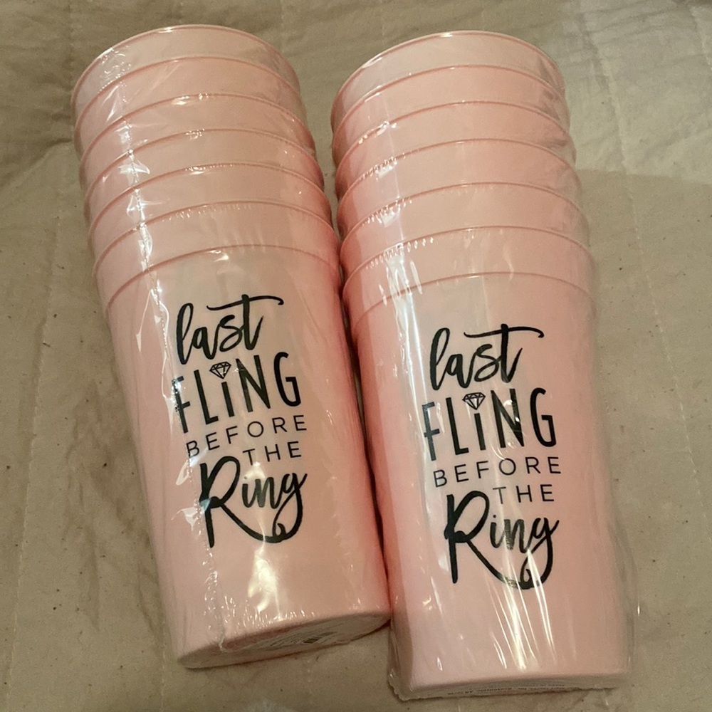 Last Fling Before the Ring 12 count drink tumblers